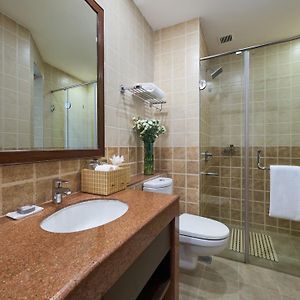 Deluxe Room Twin Bed Garden View Balcony Beer on arrival Shuttle to nearest beach on F&B